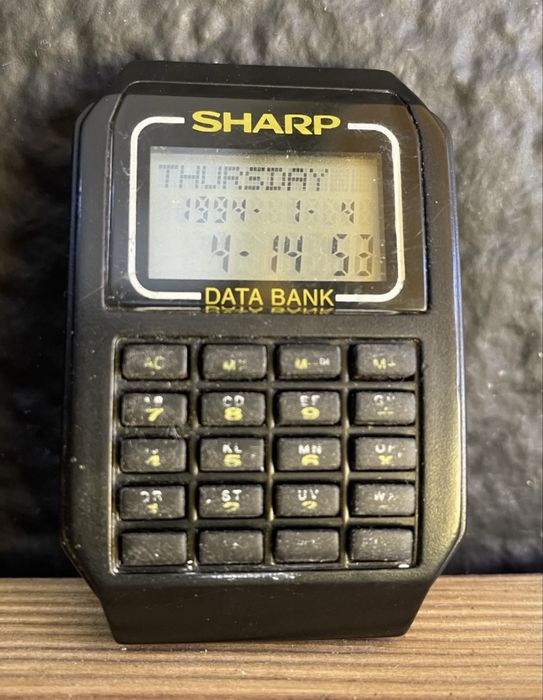 Часы sharp. Орыгинал! Винтаж