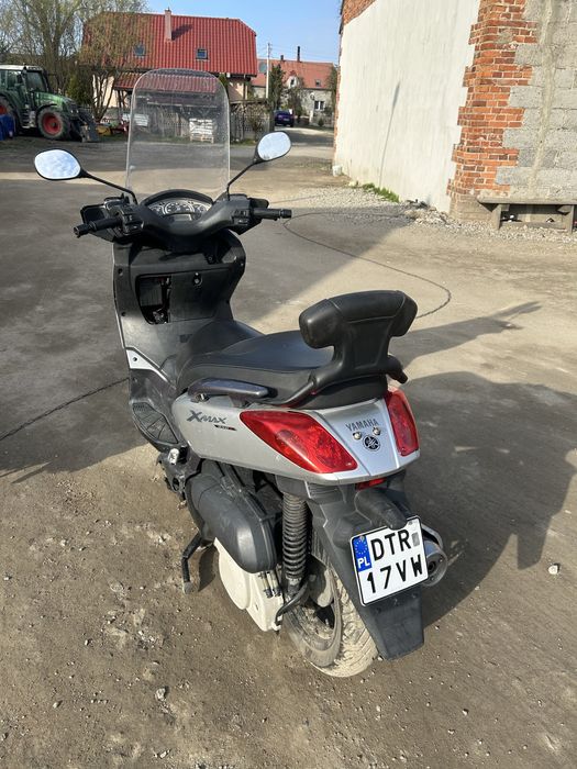 Yamaha Xmax 25 .