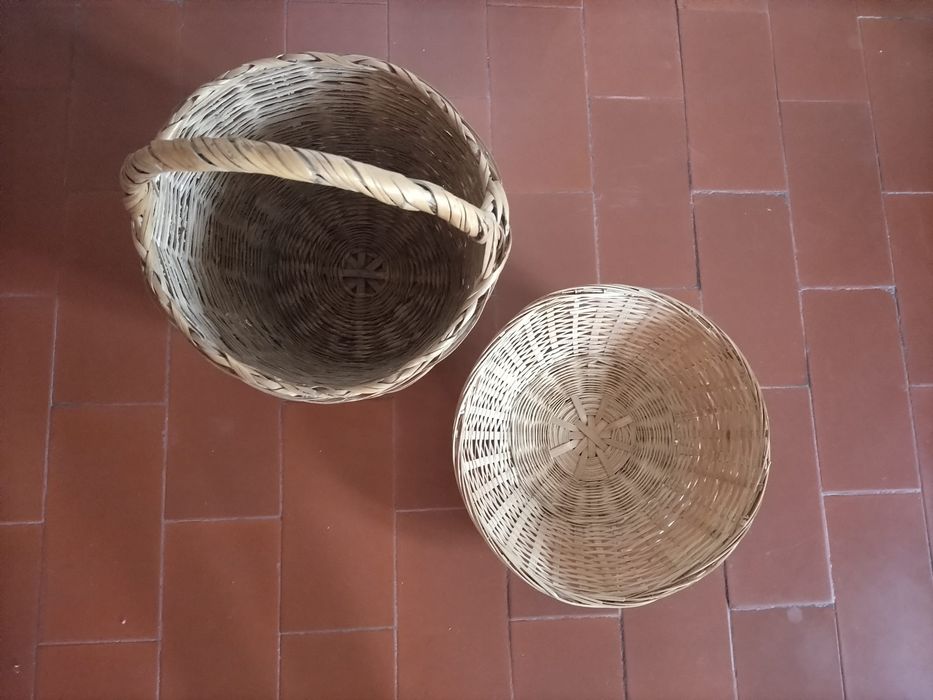Cestos de vime rústicos