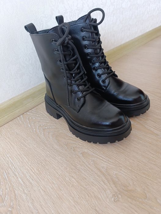 Зимові черевики жіночі