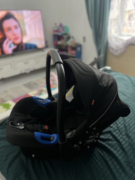 Автокрісло нове дефектів нема