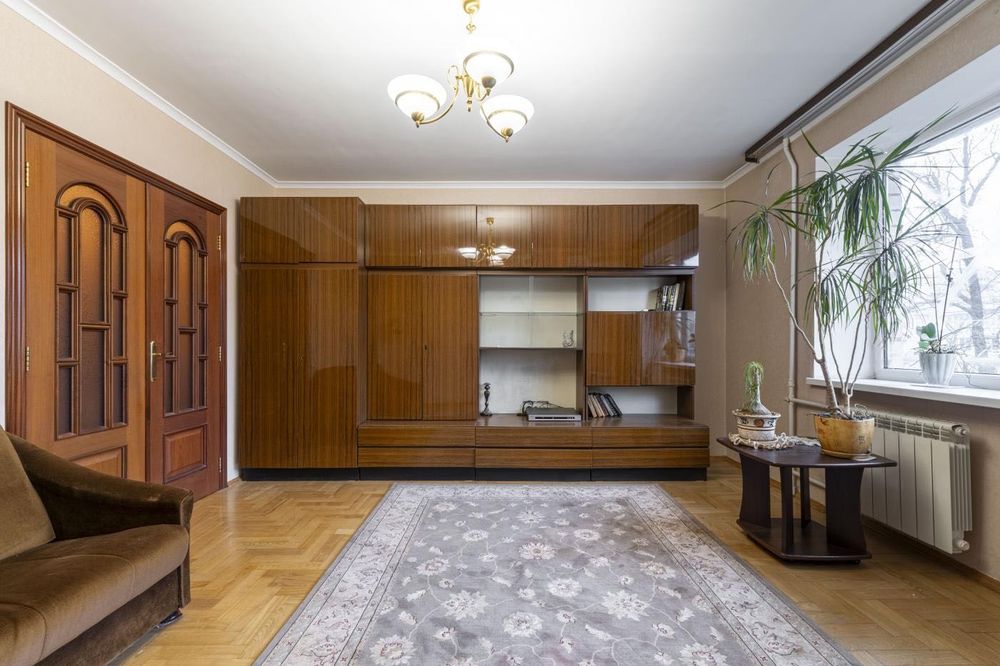 Продаж 3к квартири Київ, Верховинна 87 (метро Житомирська)