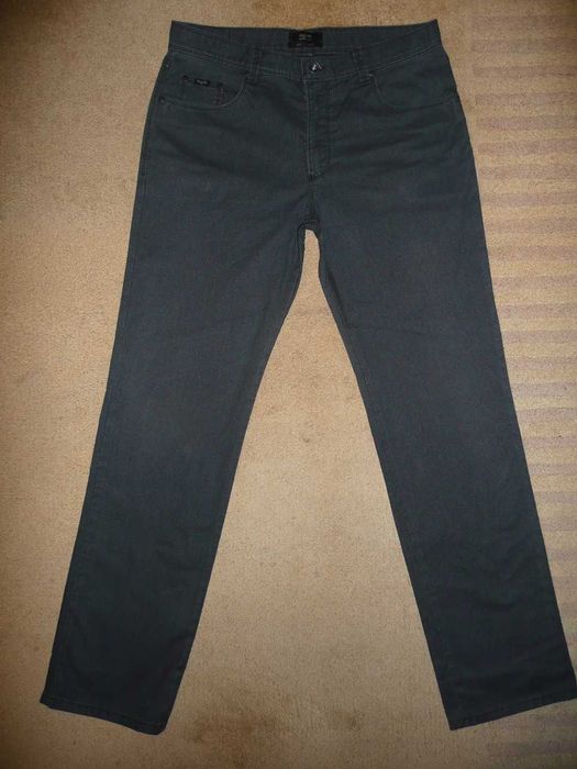 Spodnie BUGATTI W36/L34=46/113cm materiałowe