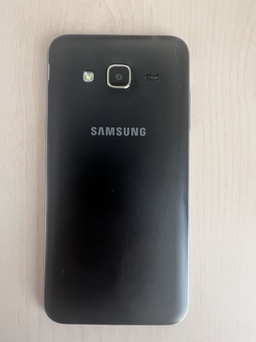 Мобільний телефон Samsung J3
