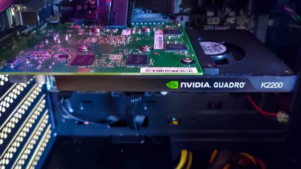PC Workstation Core i7 7700K 4.2GHz c/ Nvidia K2200