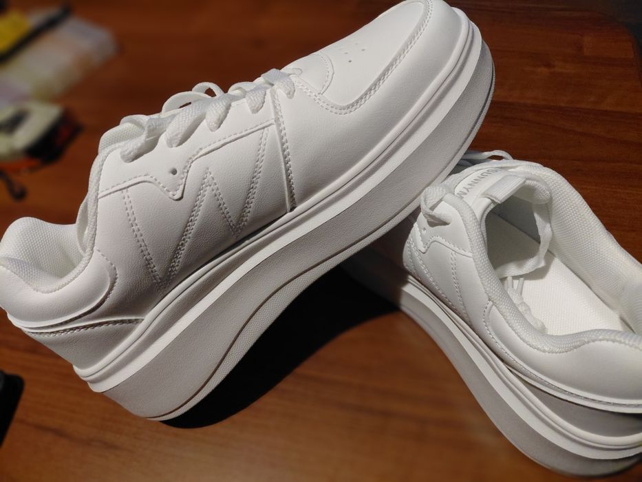 Nowe białe buty r42 wkładka 27cm max, gruba podeszwa, wygodne, lekkie