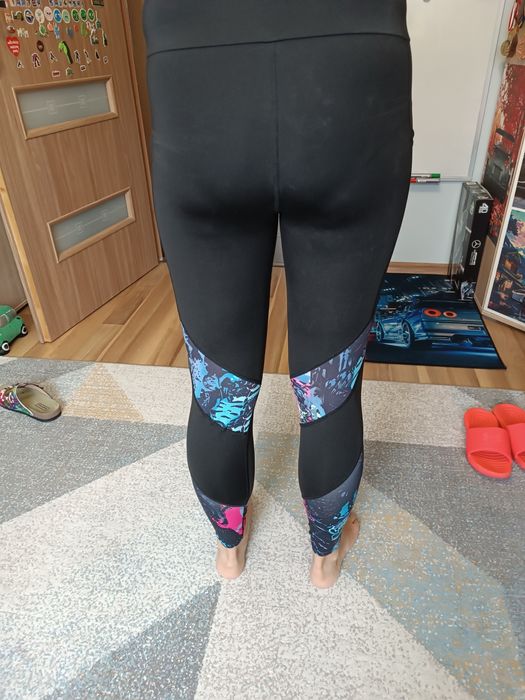 Legginsy z kolorowymi wstawkami