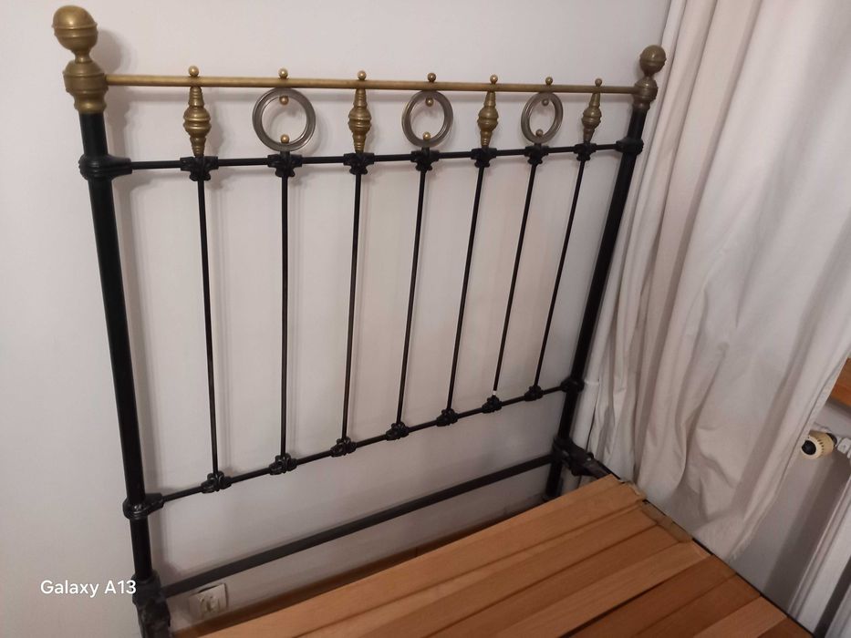 Stare Francuskie łóżko