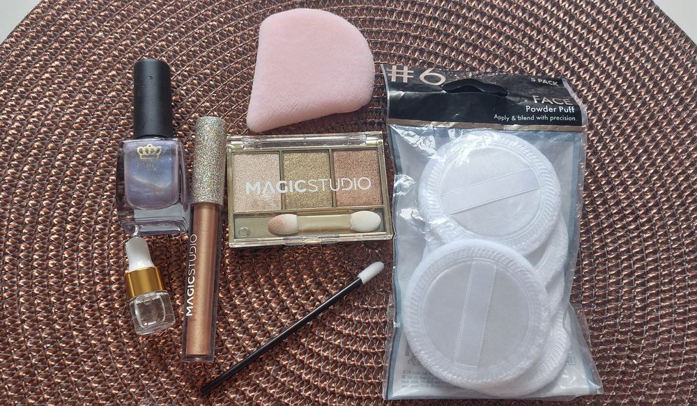 Magic Studio cień do powiek, błyszczyk, puszek