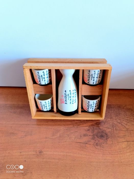Sake Cup Set456899373156290560