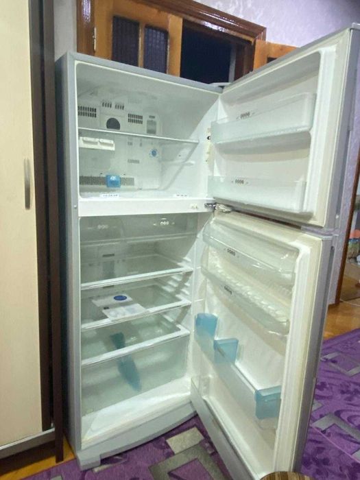 Холодильник SHARP модель SJ-63M-SA