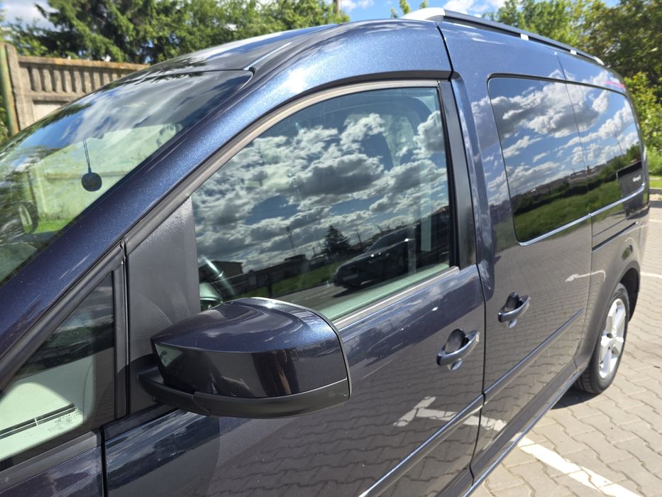 Volkswagen Caddy 2015 року • 2.0 TDI 110 кВт / 150 к.с. • DSG • Long • 7 місць
