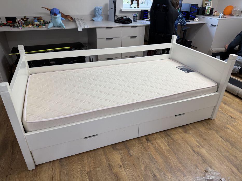 Дитяче деревяне ліжко з італійським матрацом