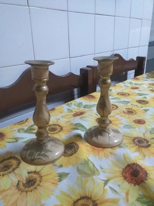 Casticais em latão