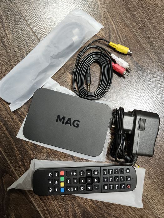 4K Smart TV приставка MAG 420W1 (доступ заблоковано)