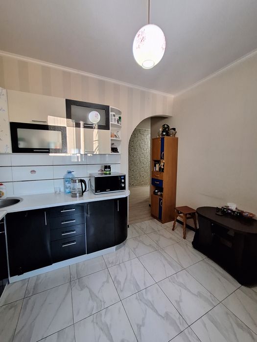 Продається 2 кімнатна квартира з ремонтом