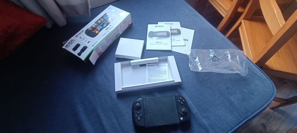 Nacon MG-X pad do telefonu