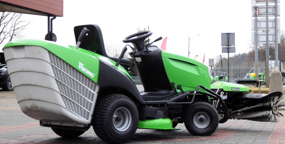Traktor kosiarka Viking T5 B&S 2 Cylindry Zamiatarka (260201.6) Baras