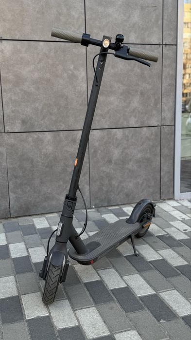 Электроскмокат Xiaomi electric scooter essntial