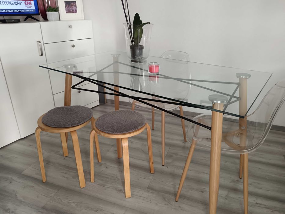 Mesa de jantar de vidro