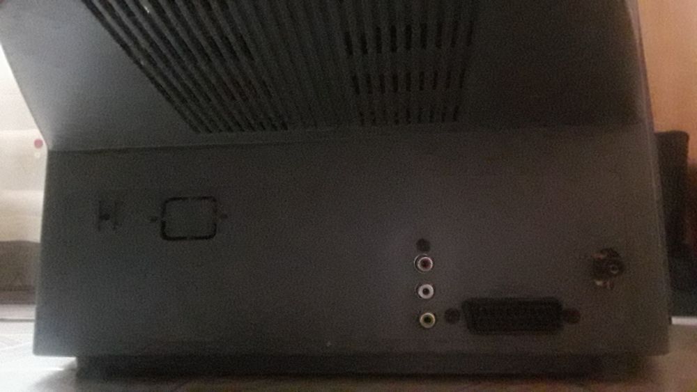 Продам телевизор HPC .