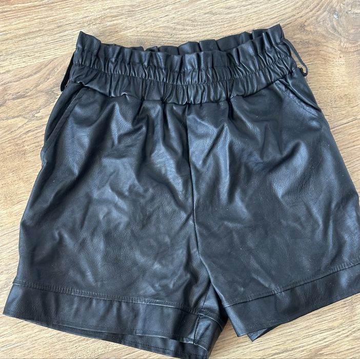 Skorzane szorty czarne
