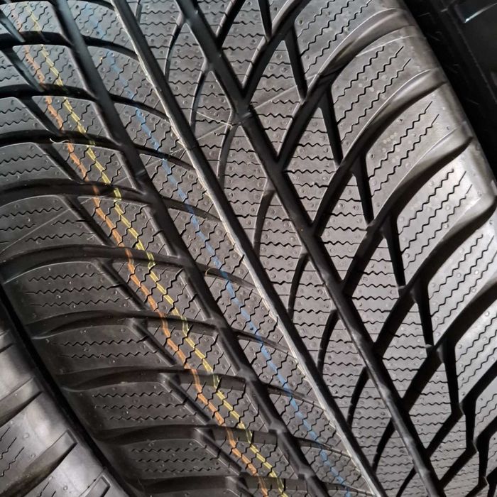 225/45/18 R18 Bridgestone Blizzak LM001 4шт нові зима