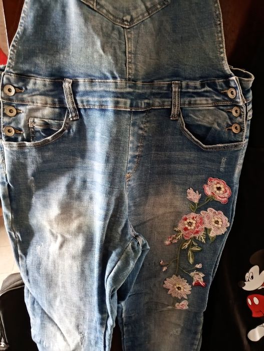 Duas jardineiras tamanho 42 com pouco uso 5€ cada um