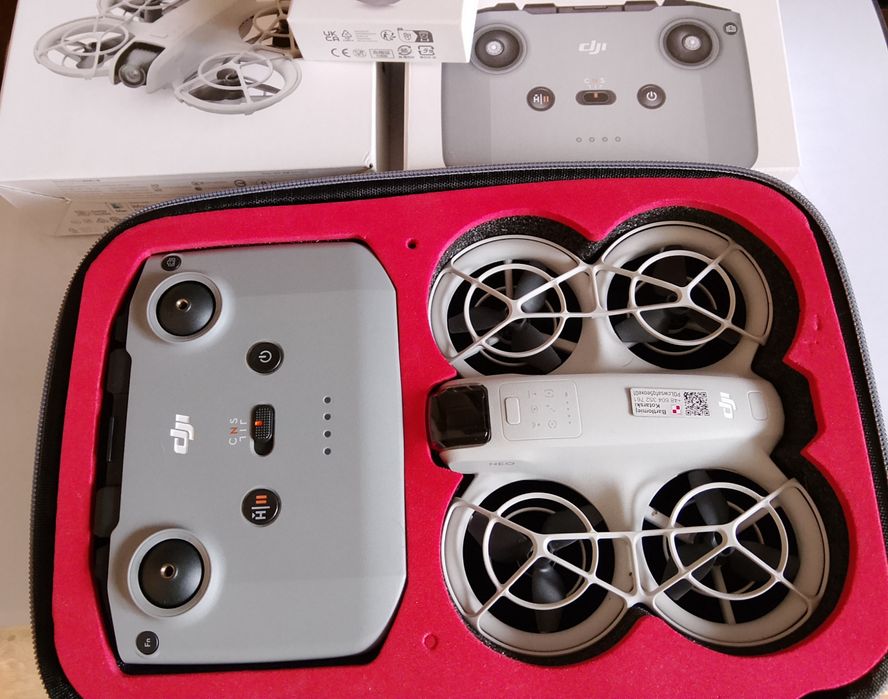Dji NEO z Aparaturą sterującą + dwie baterie + Pokrowiec+ lampka