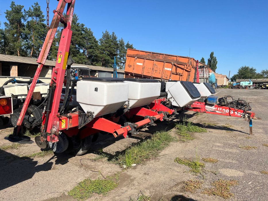 Просапна сівалка Massey-Ferguson-MF555 8,4м 12-рядна 2009р