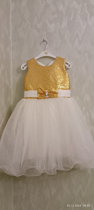 Нарядный сарафан для девочки