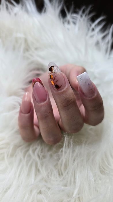 Modelo para unhas de gel em Braga – valor simbólico