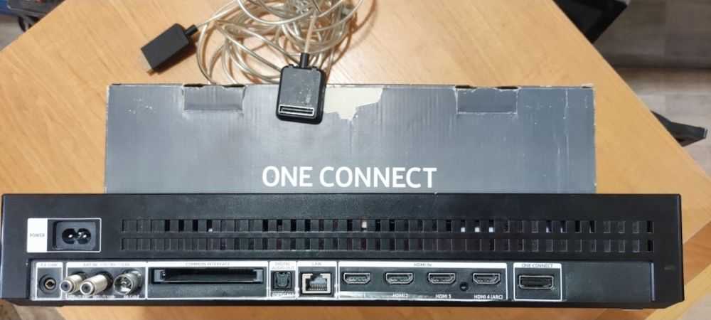 Samsung One Connect Model Code : SOC1002N