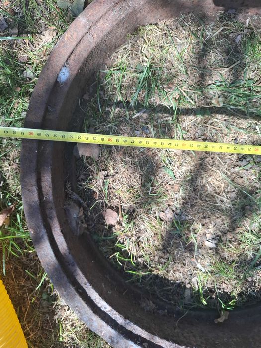 Obręcz do studzienki kanalizacyjnej z żeliwa