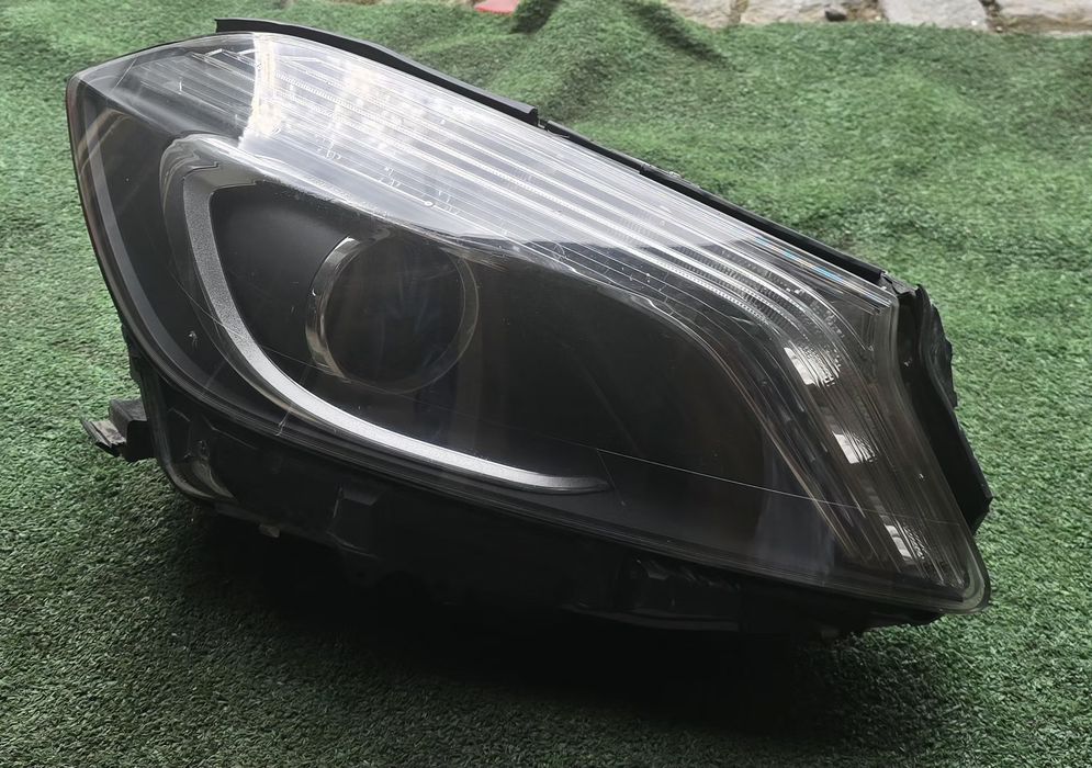 Farol/Ótica direita Mercedes Benz Classe A W176