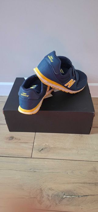 Buty snakersy New Balance 40