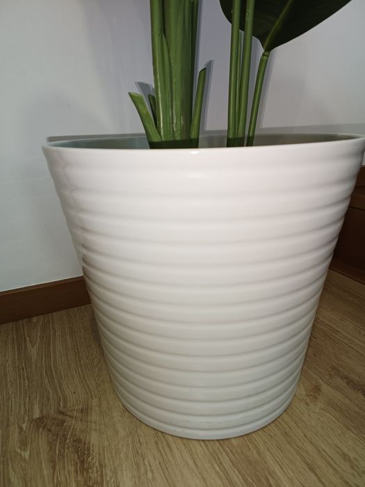 Vaso em louça branca