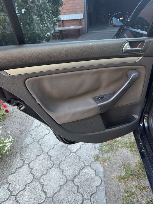 Volkswagen Golf 2009 року