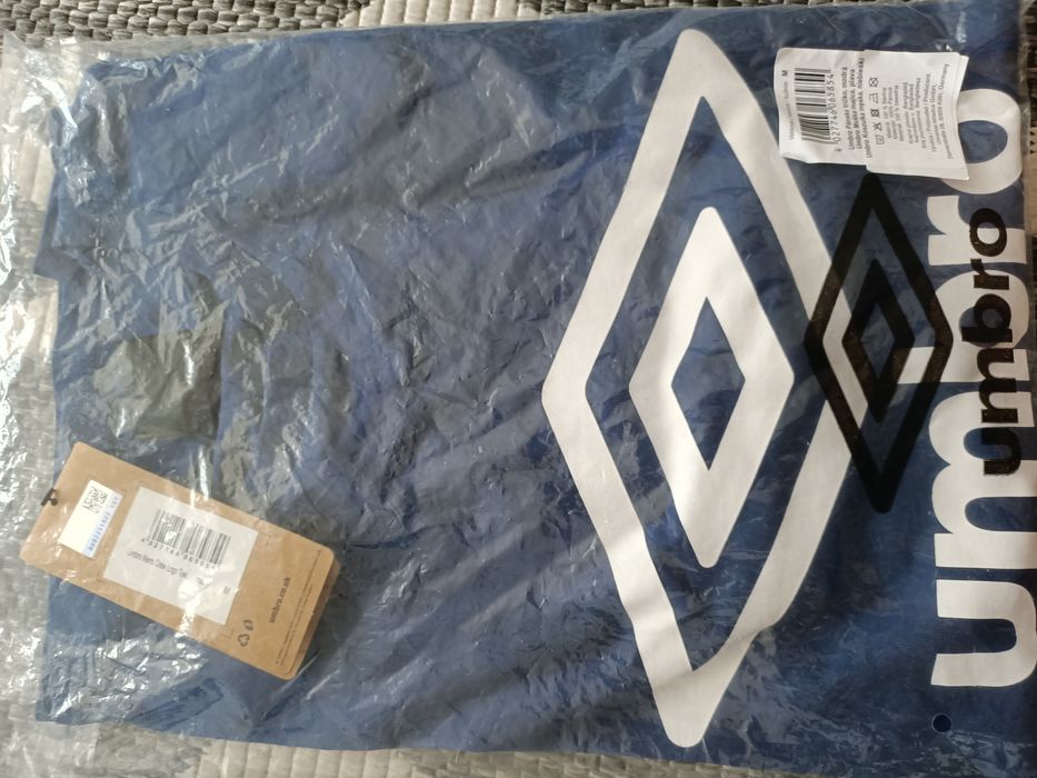 Koszulka Umbro r.M nowa