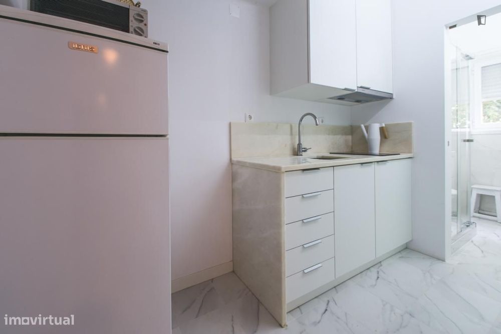 Quarto - localizado em Alameda Lisbon