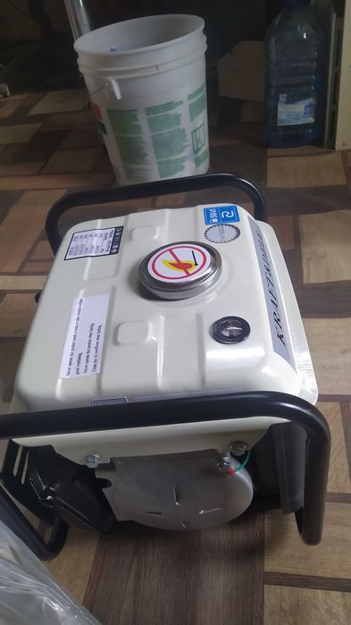 Інверторний 2000 WAT Генератор бензиновый бензогенератор Kraft welle