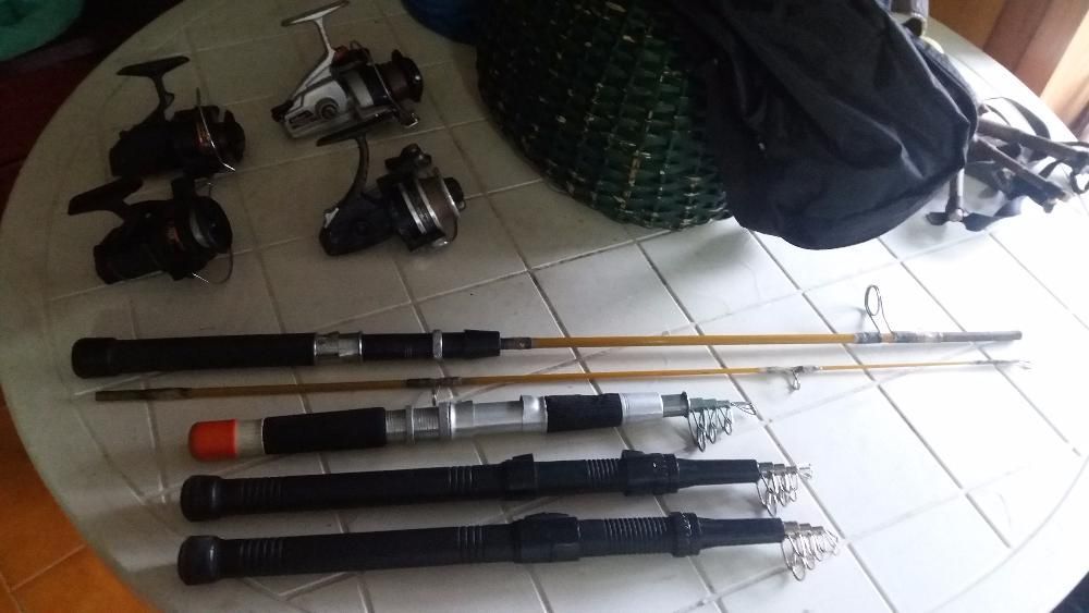 Canas de pesca e carretos