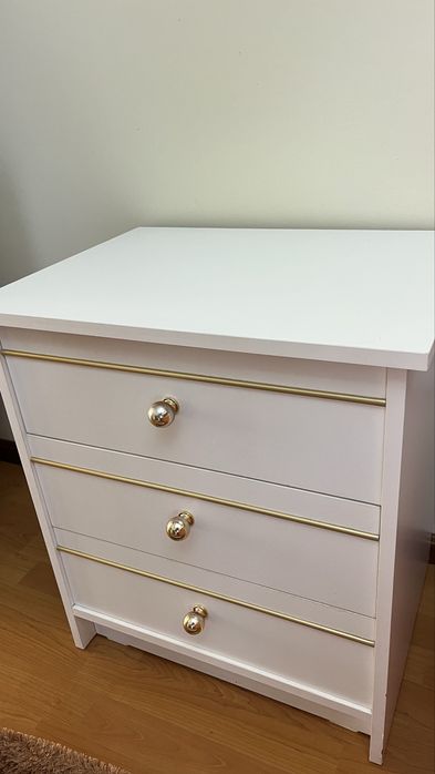 Conjunto de quarto [cama, cómoda, 2 mesas de cabeceira]