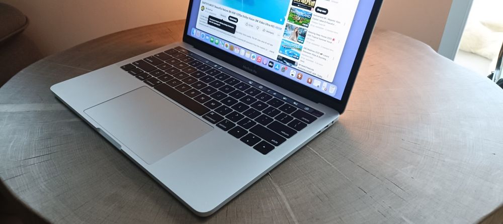 MacBook pro 13 M1 16gb ram  2022