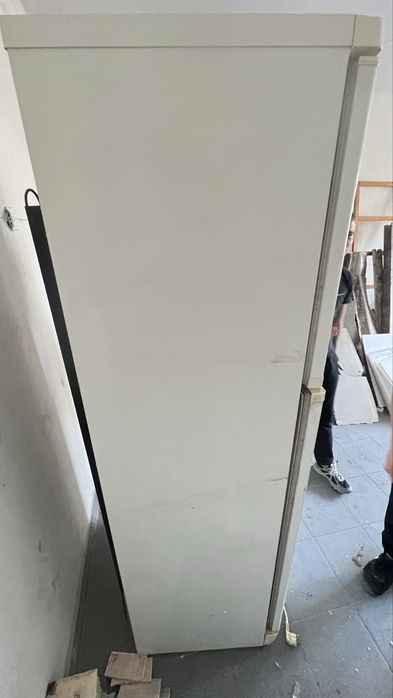 Холодильник  продам