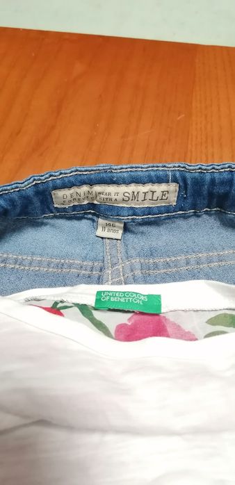 Conjunto calças e t-shirt