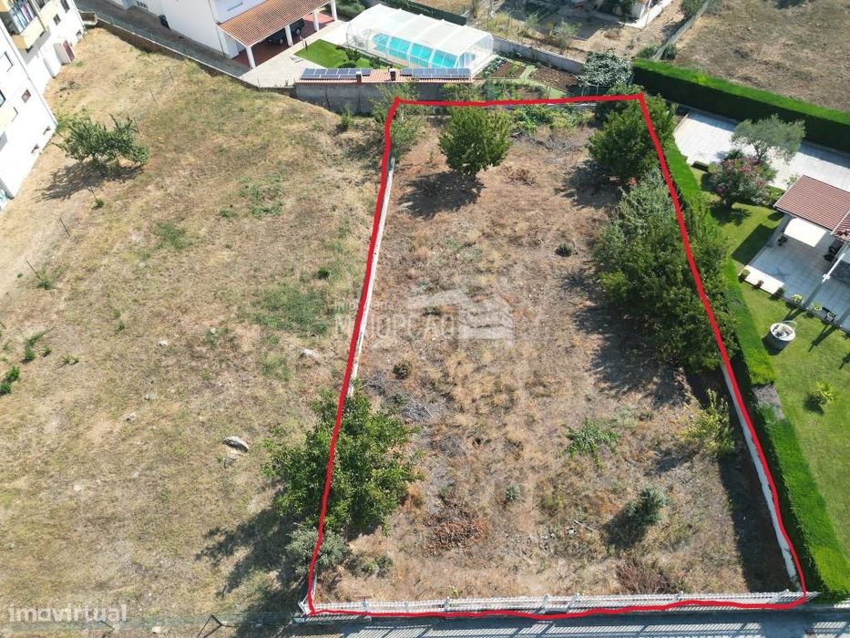 Terreno de 830m² à Venda em Bragança – Construa a Casa dos Seus Sonhos — Espinhosela, Bragança