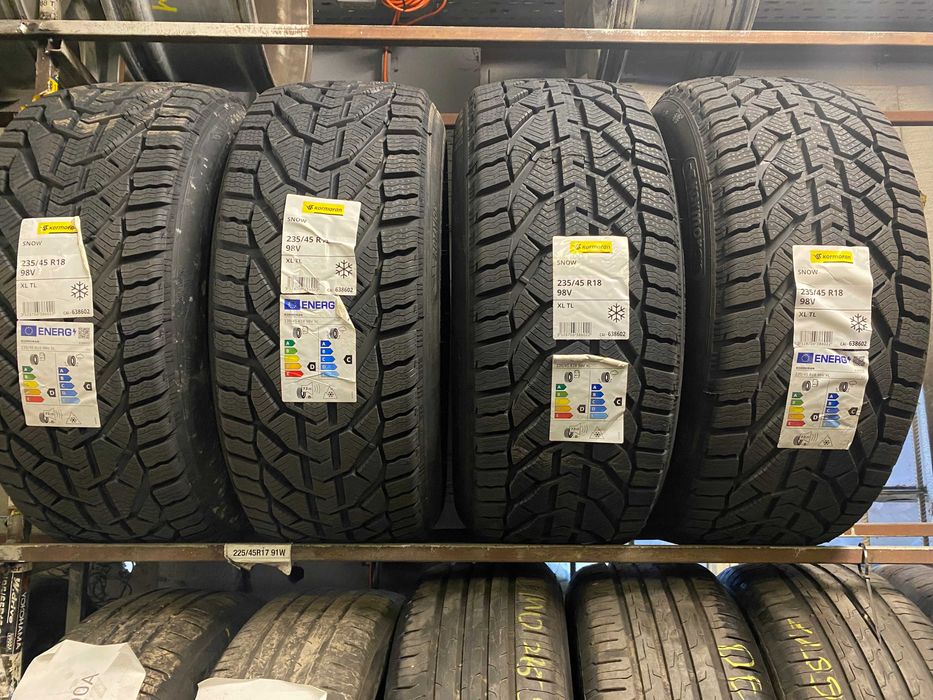 235/45R18 Kormoran Snow cztery nowe opony zimowe 2025r