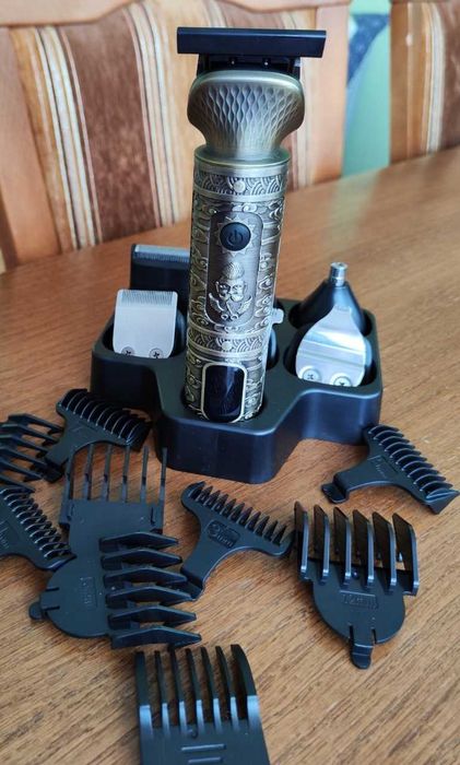 Maszynka Do Strzyżenia Włosów, Brody i Ciała 7W1 Trymer + Golarka