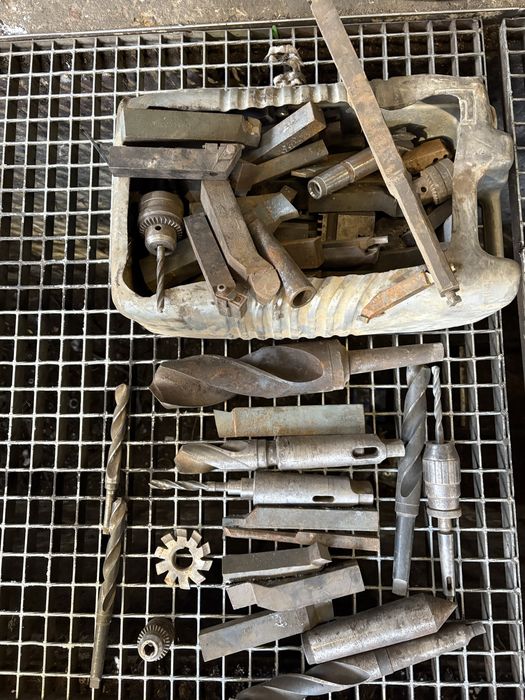 Noże wiertla tokarskie frezy